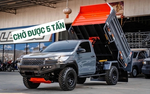 Toyota Hilux 'lột xác' thành xe ben mà không cần cắt xẻ: Chở tới 5 tấn, có cả cần cẩu tự bốc hàng