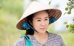 Khoe ảnh gia đình đẹp như mơ dịp lễ, Lê Phương bỗng bị nhắc nhở, nhiều người đúng là khắt khe quá rồi!
