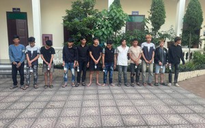 Bắt và khám xét nơi ở của ông chủ trả lương cho công nhân theo cách thức rất lạ