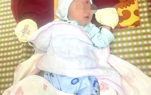 Bé trai sơ sinh bị bỏ trước cổng chùa ở Bắc Ninh, kèm thư nhờ cưu mang