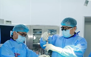 Ba công nghệ tiên tiến nâng tầm phẫu thuật cột sống
