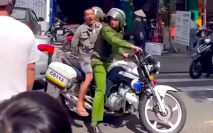 Cầm dao quắm vào trường tìm giáo viên nghi 'dìm' điểm con mình