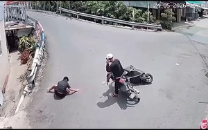 Chạy xe đâm vào người do nghe điện thoại, không cứu người mà tiếp tục điện thoại