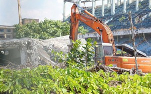 Cận cảnh tháo dỡ sân vận động Chi Lăng sau 12 năm vướng đại án