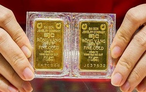Giá vàng hôm nay 28/5: SJC lao dốc nghẹt thở, quét sạch 70% thành quả suốt 3 tháng