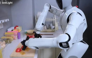 Chỉ cần nhìn robot Trung Quốc "rán quả trứng" này thôi là tất cả chúng ta có thể thở phào nhẹ nhõm
