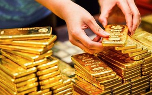 Giá vàng thế giới rơi xuống đáy 2 tháng, vàng nhẫn trong nước lao dốc tới 2 triệu đồng/lượng