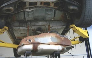 Không khí có lọt được vào bình nhiên liệu làm xăng E10 tách pha?