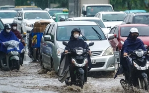 Không khí lạnh tràn xuống, miền Bắc tiếp tục mưa to