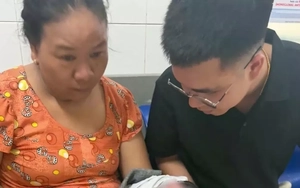 Phát hiện trẻ sơ sinh còn dây rốn bị bỏ trước cổng chùa ở Huế