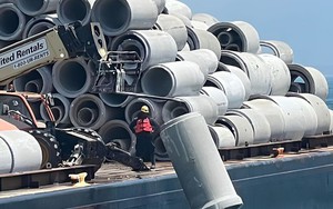 Phát hiện 68 sà lan đã đổ 80.000 tấn bê tông từ một cây cầu bị phá hủy xuống đáy biển, tạo nên cả một hệ sinh thái đặc biệt dưới đại dương