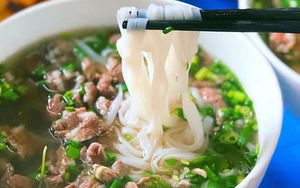 Ăn phở kiểu này, đừng trách vì sao mỡ máu và huyết áp cao