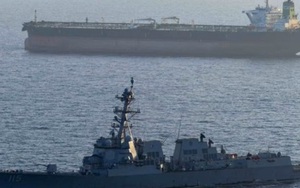 Iran dọa biến Hormuz thành "nghĩa địa tàu chiến Mỹ", siêu tàu dầu Iran thứ 2 vượt phong tỏa