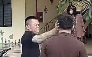 VIDEO: Tài xế xe ô tô bị phụ huynh tát vào mặt tại trường mầm non