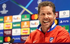 HLV Atletico phản ứng khi bị nói là 'mê tín' trước trận gặp Arsenal