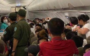 Hành khách bị yêu cầu rời khỏi máy bay, phạt 8,5 triệu vì một hành động