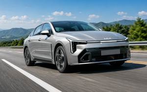 Kia K5 mới lộ cấu hình: Thêm máy tăng áp hybrid, dẫn động E-AWD, có sạc ngược V2L như xe điện