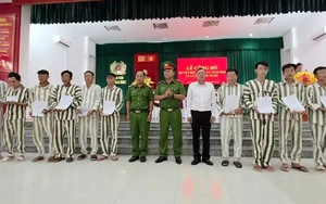 Trại giam Kênh 7 Bộ Công an trao quyết định đặc xá cho 108 phạm nhân