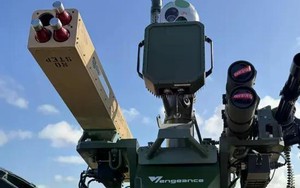 Mỹ ra mắt hệ thống chống UAV với súng Gatling, tác chiến điện tử và tên lửa