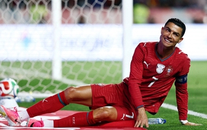 Video: Khoảnh khắc Ronaldo 2 lần bỏ lỡ cơ hội khó tin