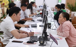 Bộ Chính trị phân bổ hơn 1,8 triệu biên chế công chức, viên chức năm 2026