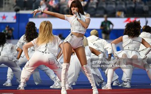 Khai mạc World Cup 2026 tại Mỹ: Lisa (BLACKPINK) đổ bộ biến Los Angeles thành đại nhạc hội toàn cầu