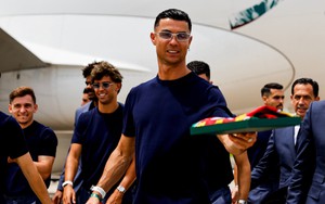 Ronaldo bị chê "tịt ngòi" liền đáp trả: "Tôi rất ổn, các bạn không xem tôi đá à?"