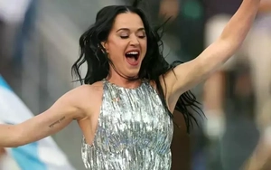 Màn trình diễn thảm họa của Katy Perry tại World Cup