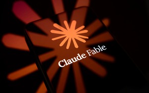 Cùng lúc cấm Claude Fable 5 với cả đồng minh, Mỹ vẫn đang bán chip H200 cho Trung Quốc - chuyên gia gọi đây là "không thể hiểu được"