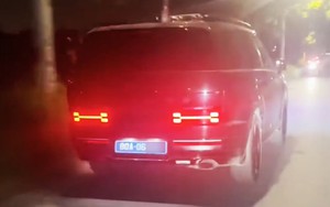 Hà Nội: Danh tính tài xế điều khiển xe biển xanh rời hiện trường sau va chạm khiến 1 phụ nữ bị thương