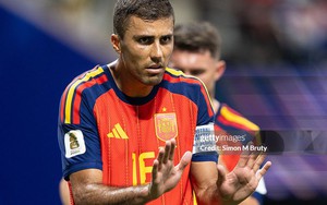 Rodri cay cú mỉa mai Cape Verde chơi bóng "không qua nổi vạch giữa sân" sau trận Tây Ban Nha hoà sốc 0-0