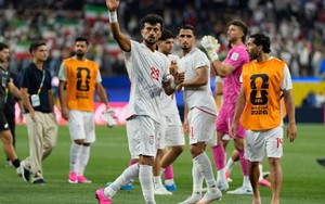 "Lão tướng" 36 tuổi tuyển Iran bất ngờ nhận danh hiệu Superior Player of the Match