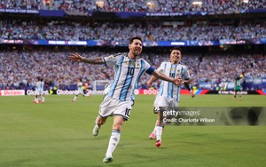 Argentina 3-0 Algeria: Messi lập hat-trick giúp đội nhà giành trọn 3 điểm