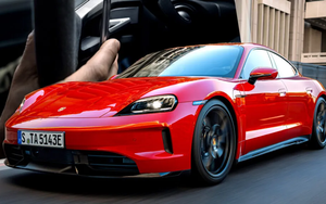 Porsche Taycan 2027 ra mắt: Dễ khiến dân chơi xiêu lòng với hộp số giả lập 8 cấp, bộ pin lớn hơn, AI thông minh hơn