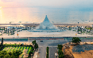 Việt Nam có tòa tháp 143 trụ bê tông được Sun Group đầu tư 155 tỷ đồng: Xây thần tốc trong 75 ngày, thành biểu tượng mới hút khách bên bờ biển
