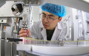 Ác mộng Trung Quốc nắm thóp đất hiếm, chip bán dẫn trở lại, Mỹ đứng ngồi không yên khi doanh nghiệp rót tiền tỷ cho đối thủ