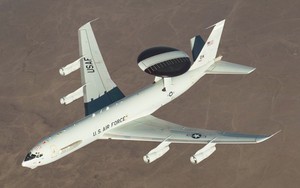 Máy bay AWACS 'dễ phá hủy' sẽ bị thay thế bằng vệ tinh trang bị AI của Elon Musk