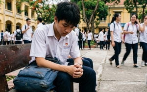 Nam sinh Hà Nội dằn vặt: "Khoảnh khắc này thực sự giống như một gáo nước lạnh dội thẳng vào tất cả hy vọng mà em từng mang theo"