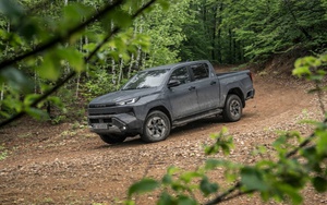 Bán tải thuần điện Toyota Hilux BEV lộ thông số gây thất vọng về tầm hoạt động