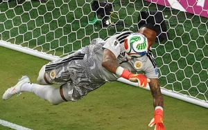 Thủ môn tuyển Curacao đi vào lịch sử World Cup với kỷ lục cứu thua