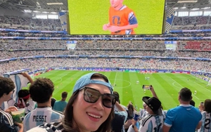 Mỹ Tâm vỡ òa khi lần đầu xem Messi thi đấu ngoài đời, chứng kiến luôn khoảnh khắc lịch sử tại World Cup 2026