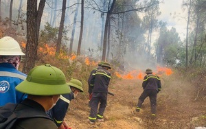 Cháy rừng bùng phát nhiều điểm ở Thanh Hóa, hơn 100 cán bộ, chiến sĩ căng mình dập lửa