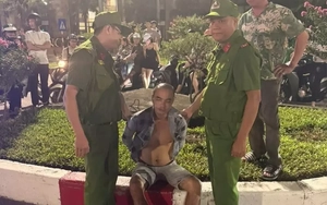 Hà Nội: Cảnh sát khống chế đối tượng dùng dao đuổi chém người đi đường