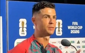 Ronaldo ngắt lời phóng viên khi bị hỏi về Messi