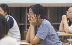 Thiếu 0,25 điểm vào lớp 10 Hà Nội: Sĩ tử bật khóc, gửi gắm hy vọng vào phúc khảo