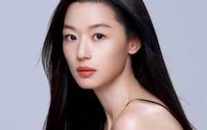 “Jeon Ji Hyun không phải con người”