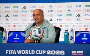 HLV Bồ Đào Nha: 'Ronaldo chơi rất, rất tốt'