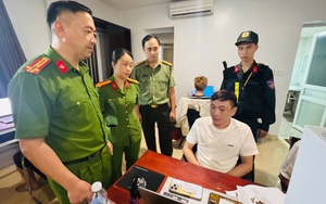 Trinh sát đột nhập kiểm tra 1 khách sạn, bắt toàn bộ 19 người, thu nhiều tang vật