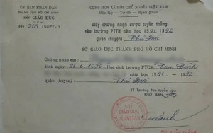 Con hỏi: "Hồi đó mẹ thi tuyển sinh 10 ra sao", bà mẹ TP.HCM đưa ra tờ giấy ố màu, đọc mà phục sát đất!