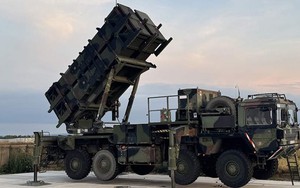 Vì sao Tổng Thư ký NATO không để ông Zelensky trả lời câu hỏi về Patriot?